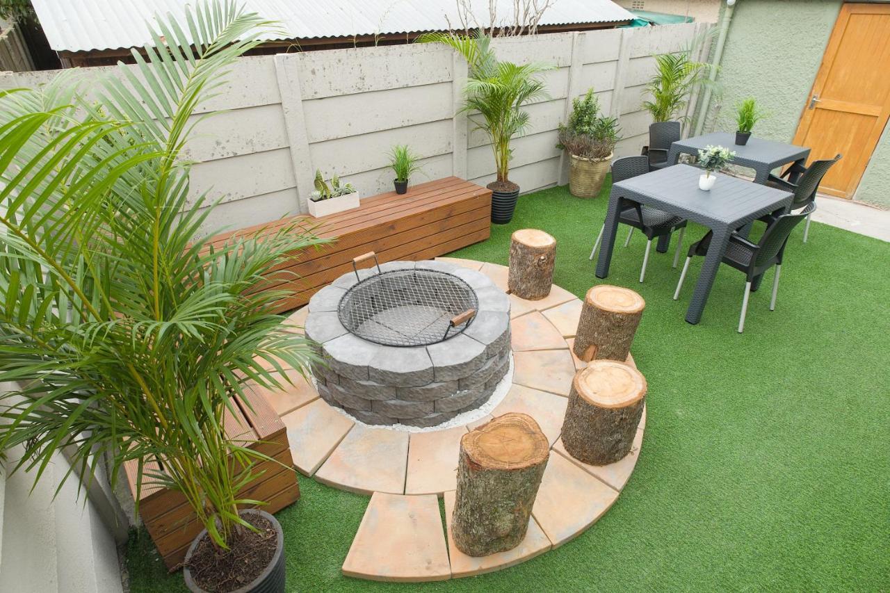 Peace Love And Joy Self Catering Units Port Elizabeth Buitenkant foto